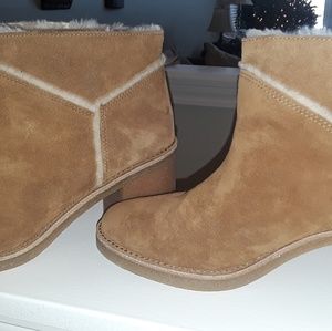 UGG Kasen boots